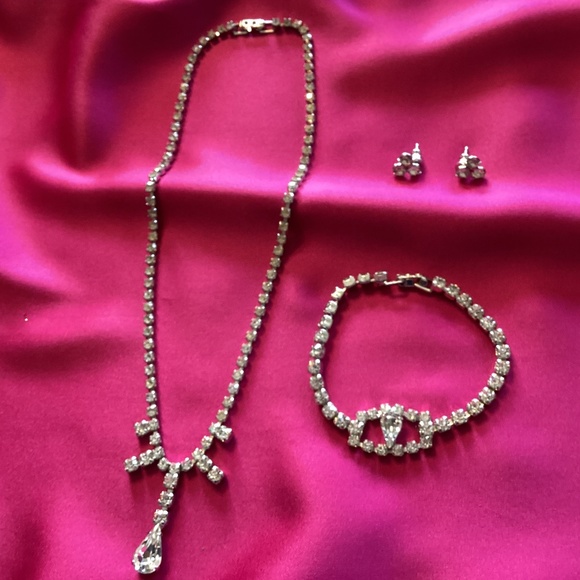 1960’s Rhinestone Necklace, Bracelet and Earrings set - Picture 1 of 5